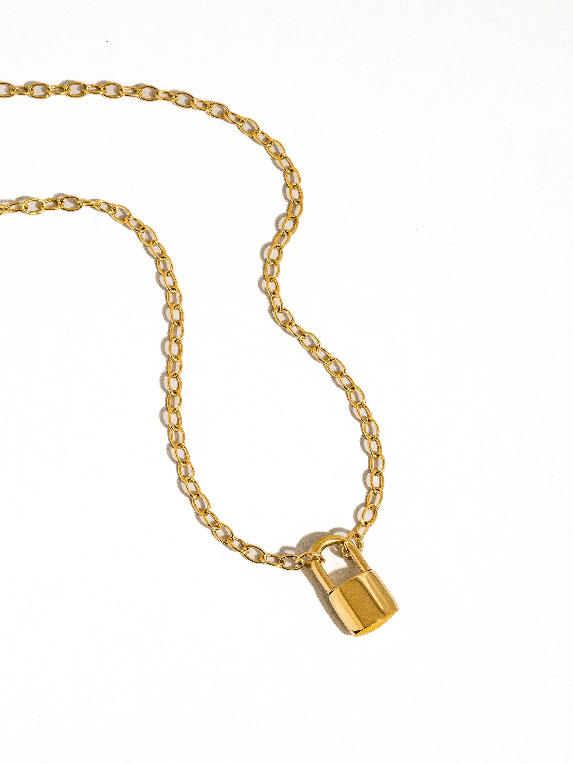 Locky Necklace Gold