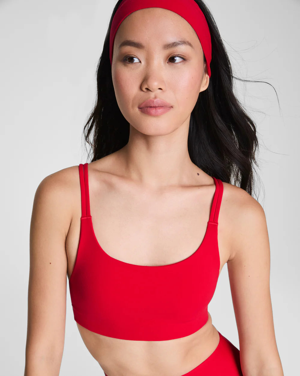 SPANXSMOOTH™ ONFORM LOW IMPACT SPORTS BRA