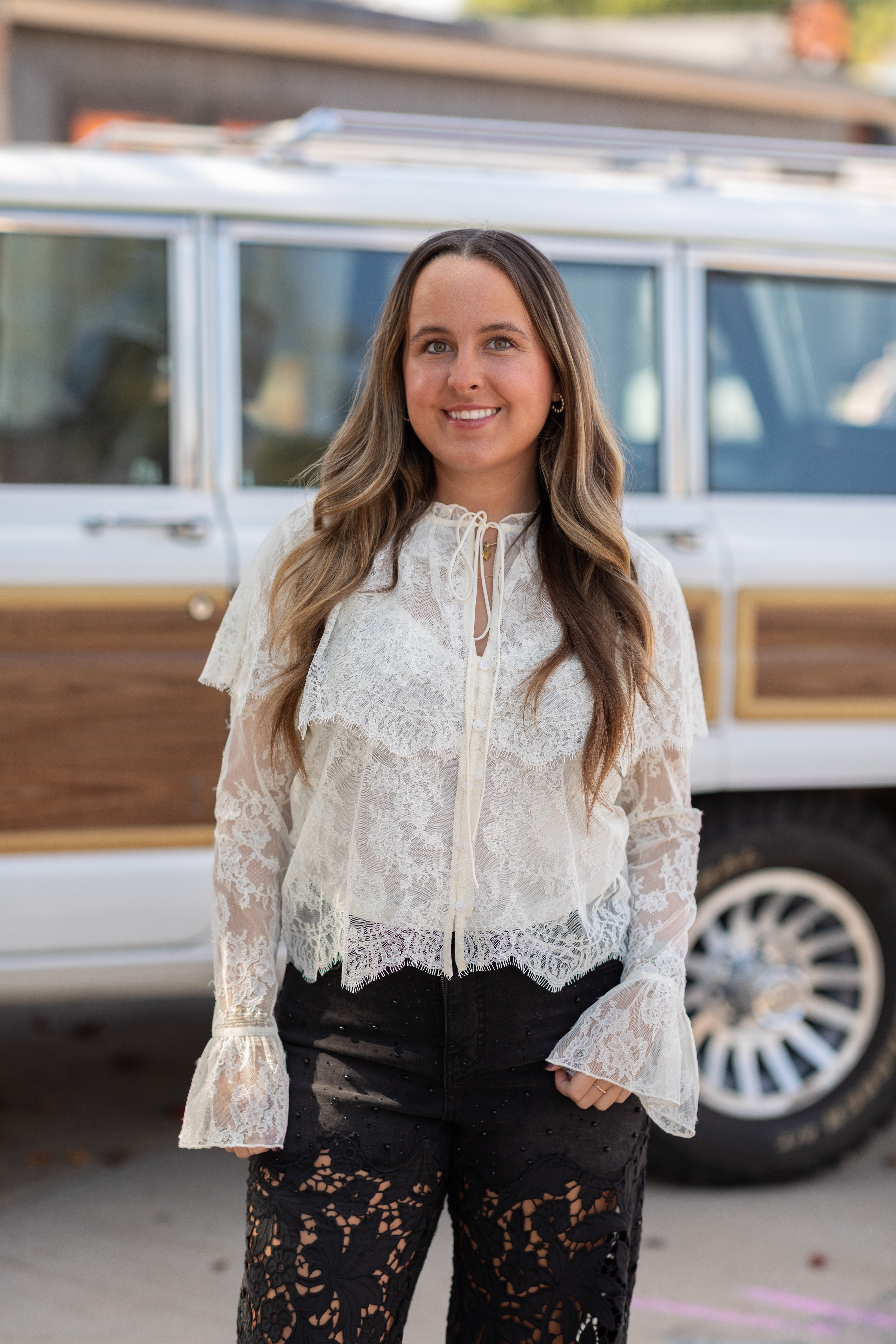 LILI LACE CAPELET TOP