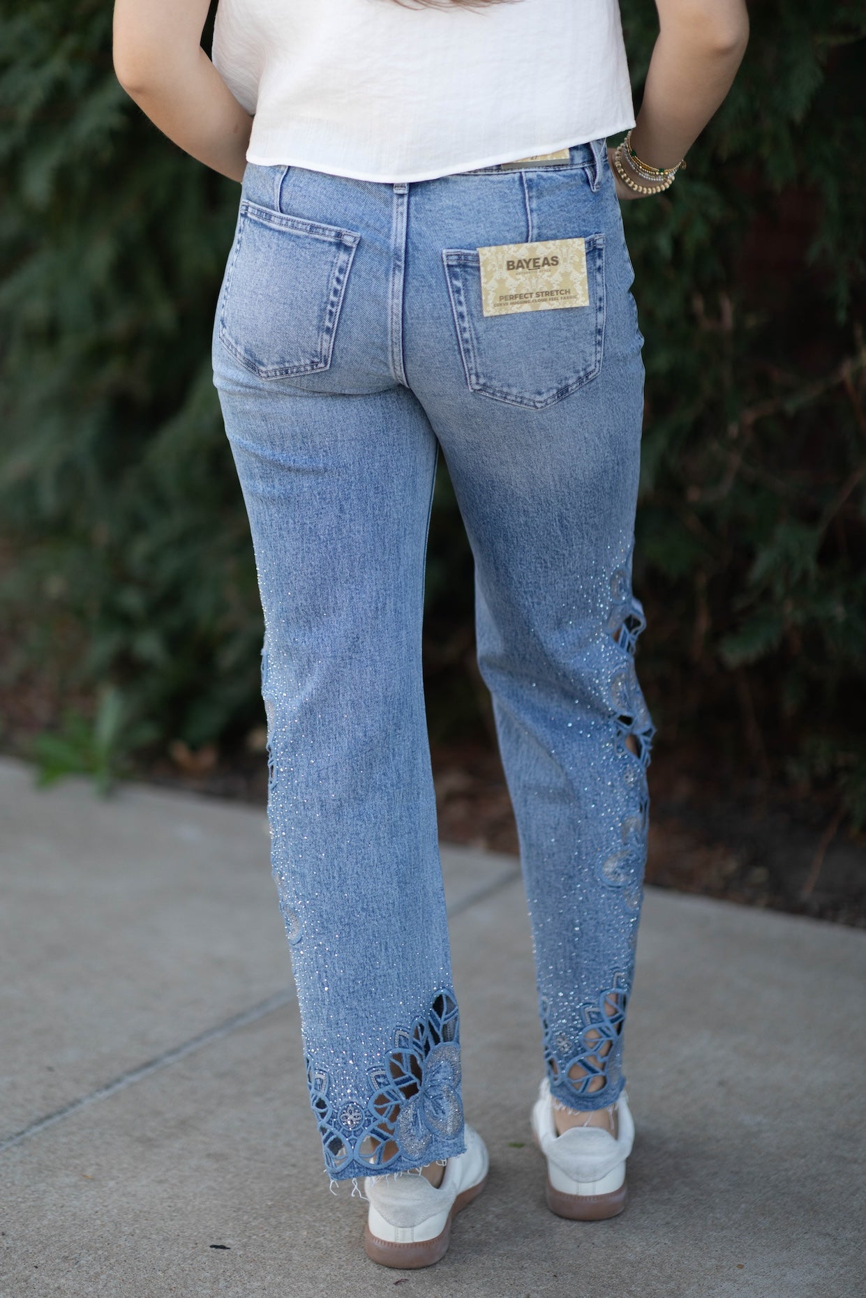 Mid Rise Wide Leg Jeans