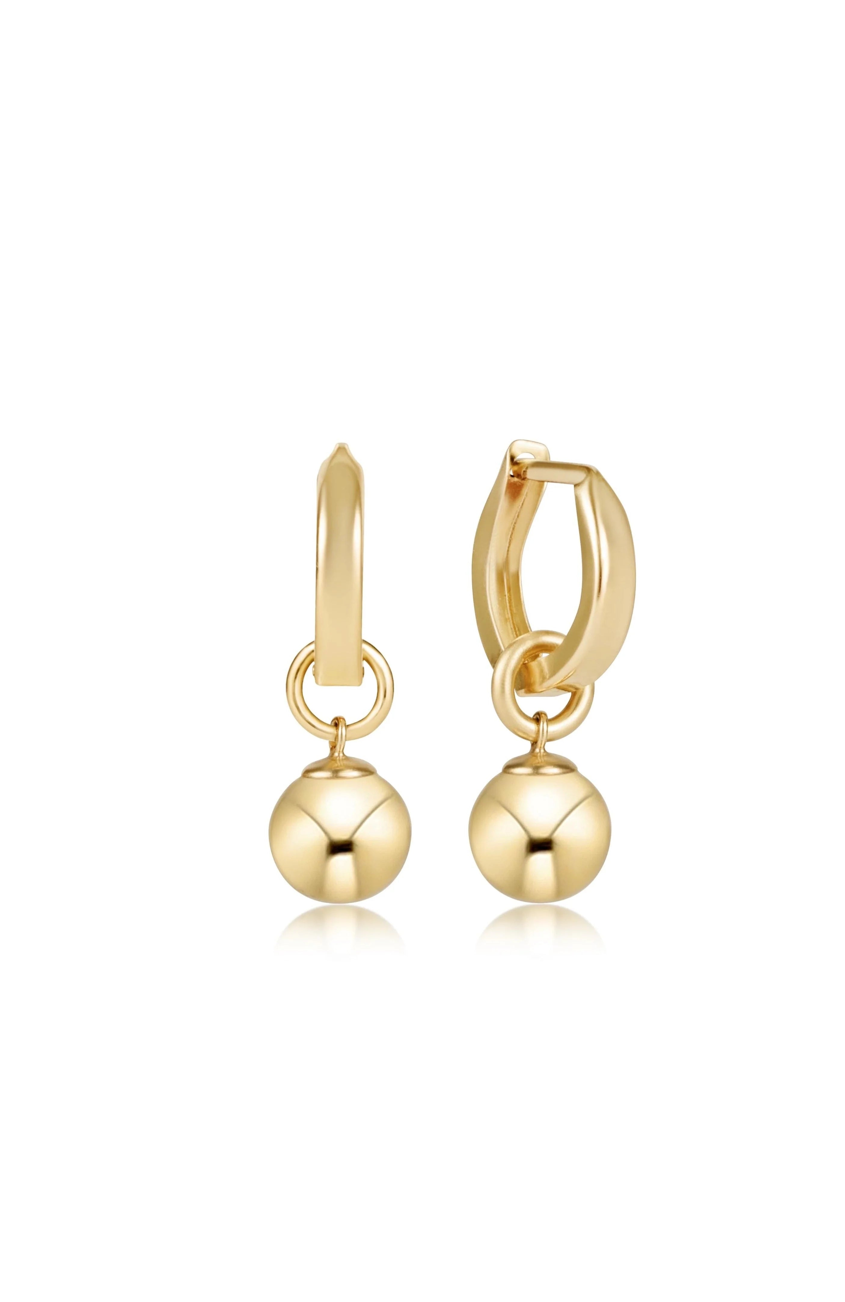 Huggie Gold 0.5" Hoop - Classic Gold 8mm Charm