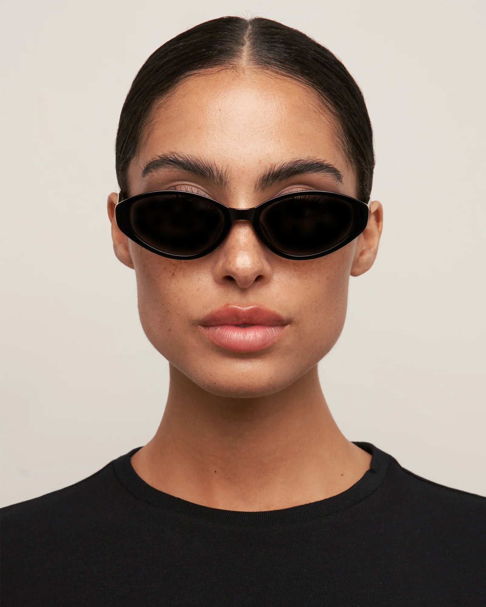 Ivy Sunglasses Black/Smoke