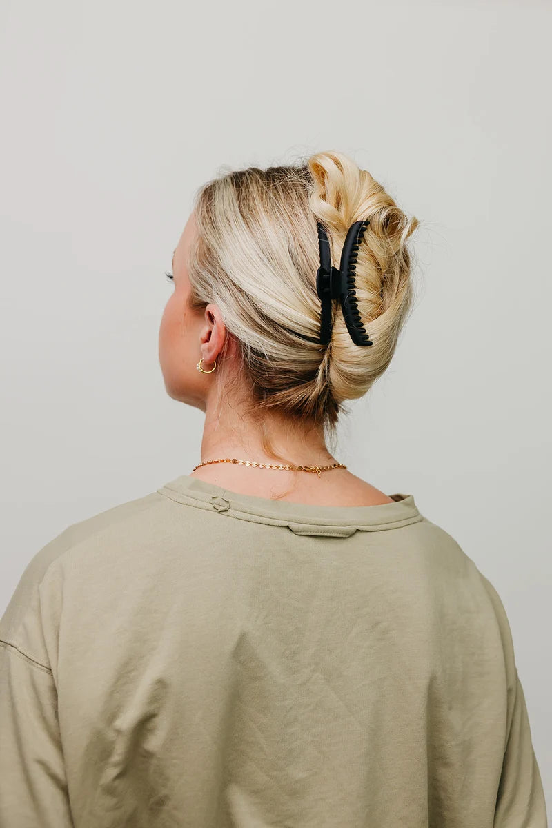 Matte Midi Hold Everything Claw